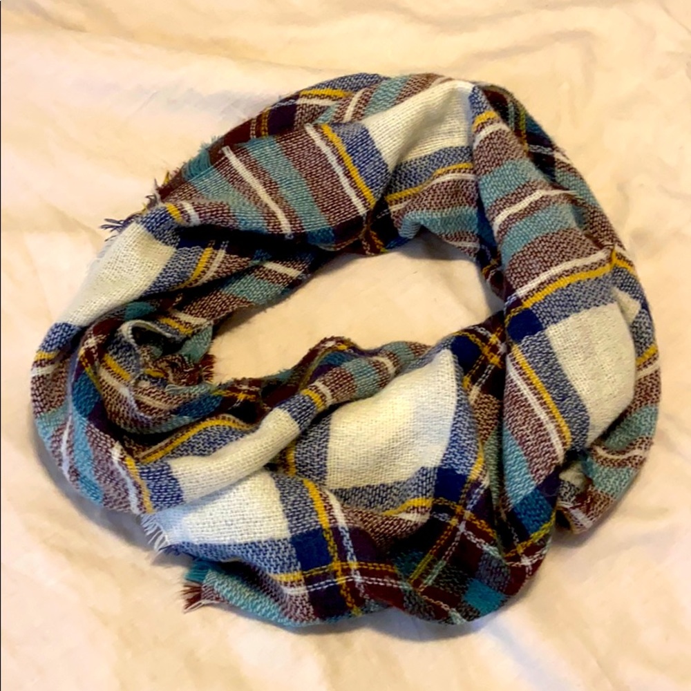 Be brand lightweight scarf.